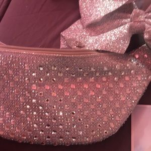 A lil pocket with a jojo does bow